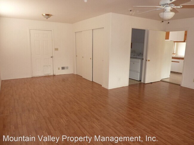 Building Photo - 3 br, 2 bath House - 14592 South Ponderosa...