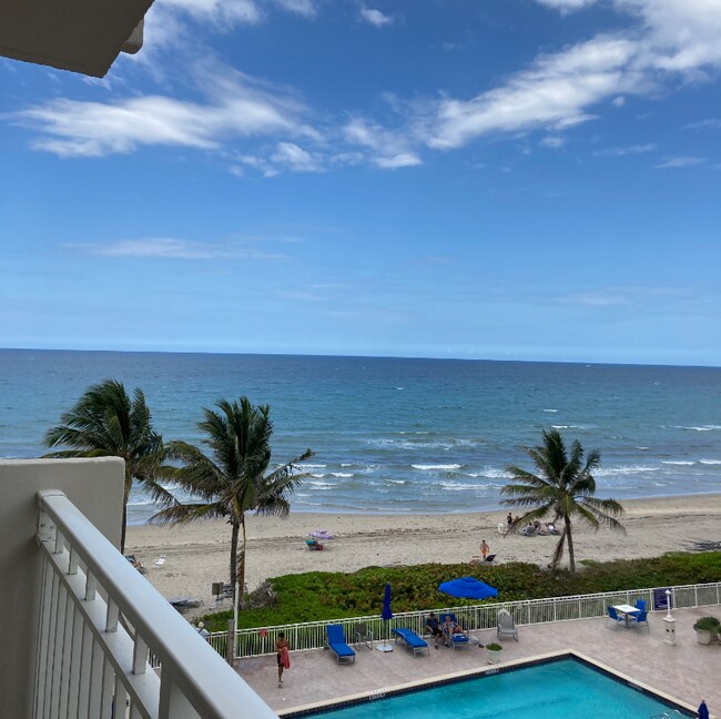 Foto del edificio - 3215 S Ocean Blvd