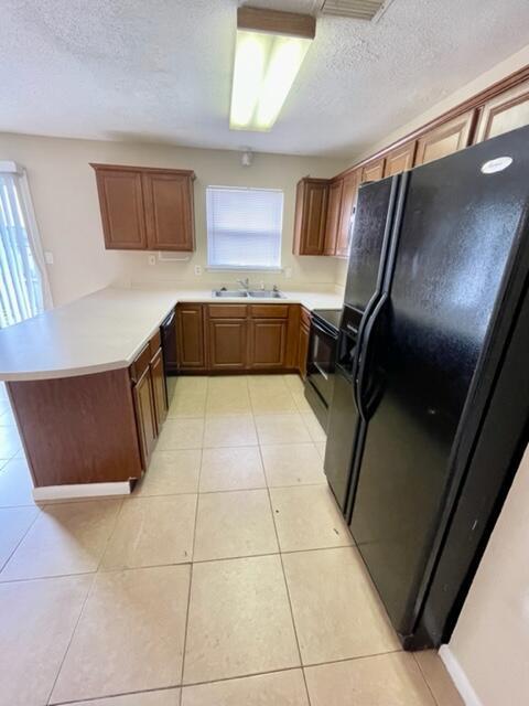 Foto del edificio - 611 Carnathan Ct