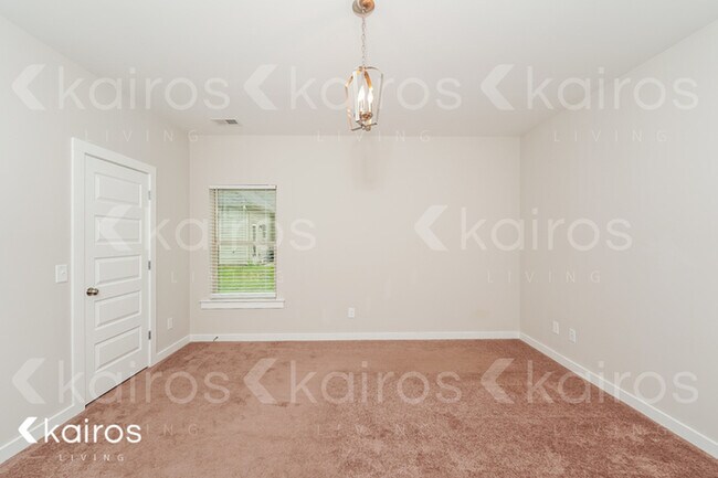 Building Photo - 300 White Oak Circle