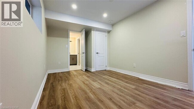 Building Photo - 290 Woodbine Ave