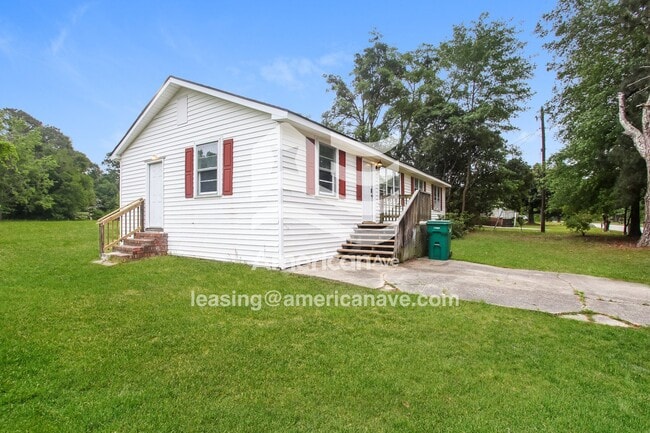 Building Photo - 2325 Boulevard Rd