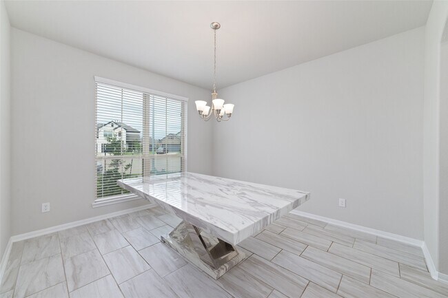 Building Photo - 18511 Grand Spanish Oak Ct