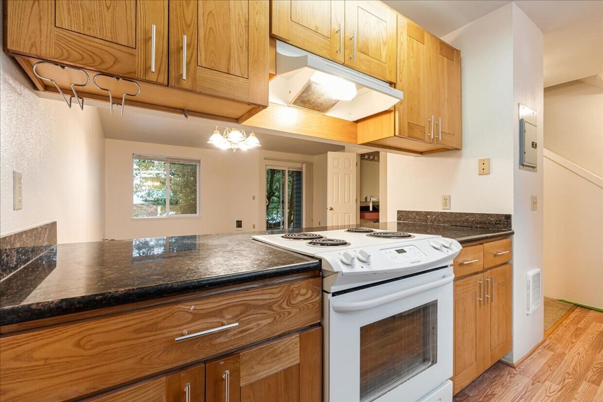 Foto principal - Modern 2-Bed / 2.5-Bath Condo Near OHSU — ...