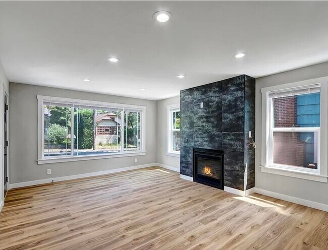Foto del edificio - 5723 25th Ave NE