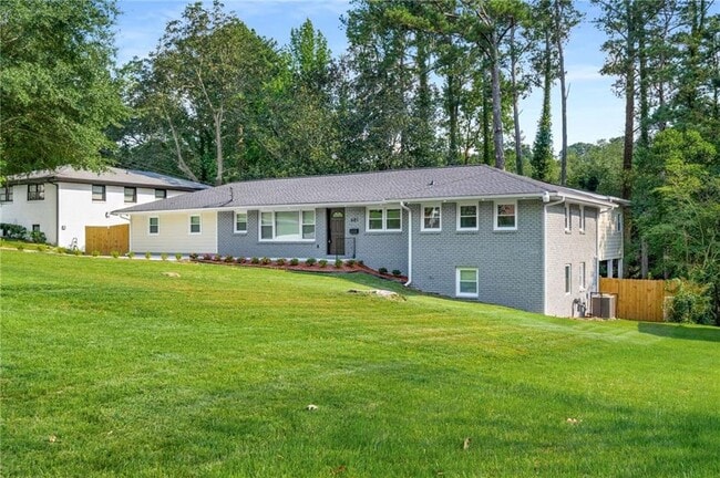 Building Photo - 681 Fielding Ln SW