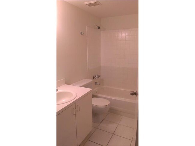 Building Photo - 1825 W 56th St