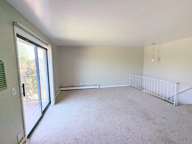 Building Photo - 362 Hope Ave