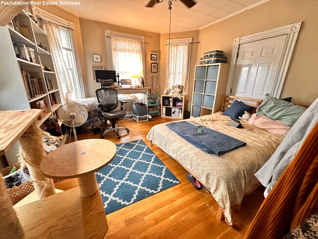 Building Photo - 202 Market St