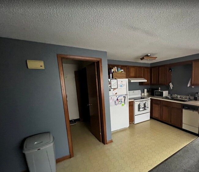 Building Photo - 2717 Oppenheim Ct