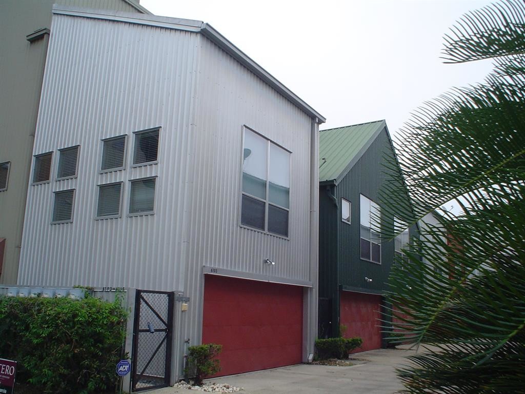 Primary Photo - 6103 Gehring St