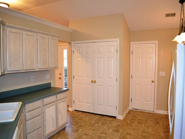 Foto del edificio - 116 Laurel Meadows Pky