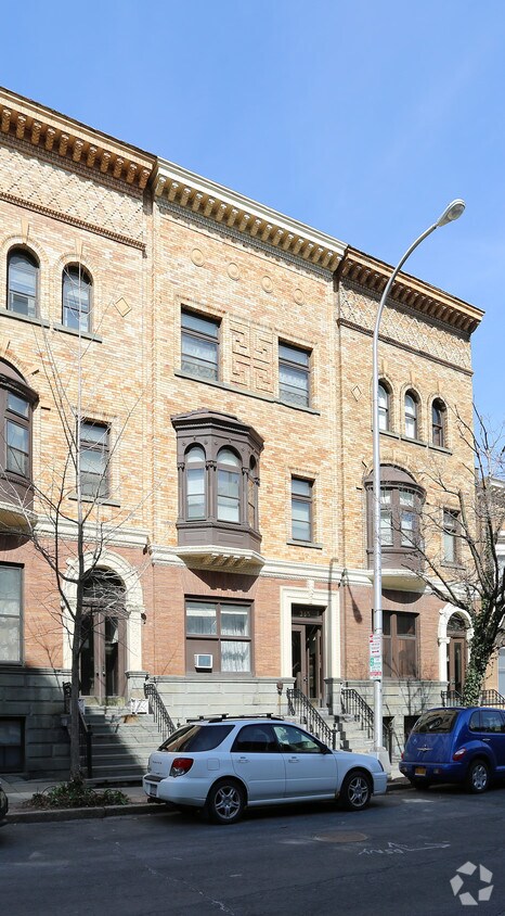 Building Photo - 345 State St