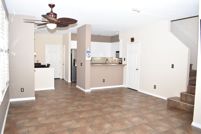 Foto del edificio - 3 bd 2.5 ba, Condo With Community Pool (Chula Vista, 91910)