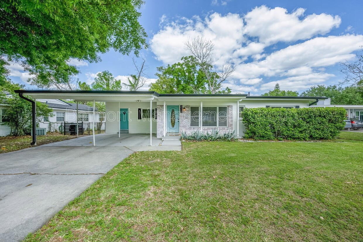 Photo - 316 Lake Fair Lane