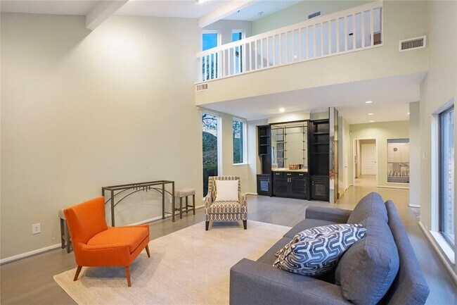 Foto del edificio - 9658 Longmont Dr