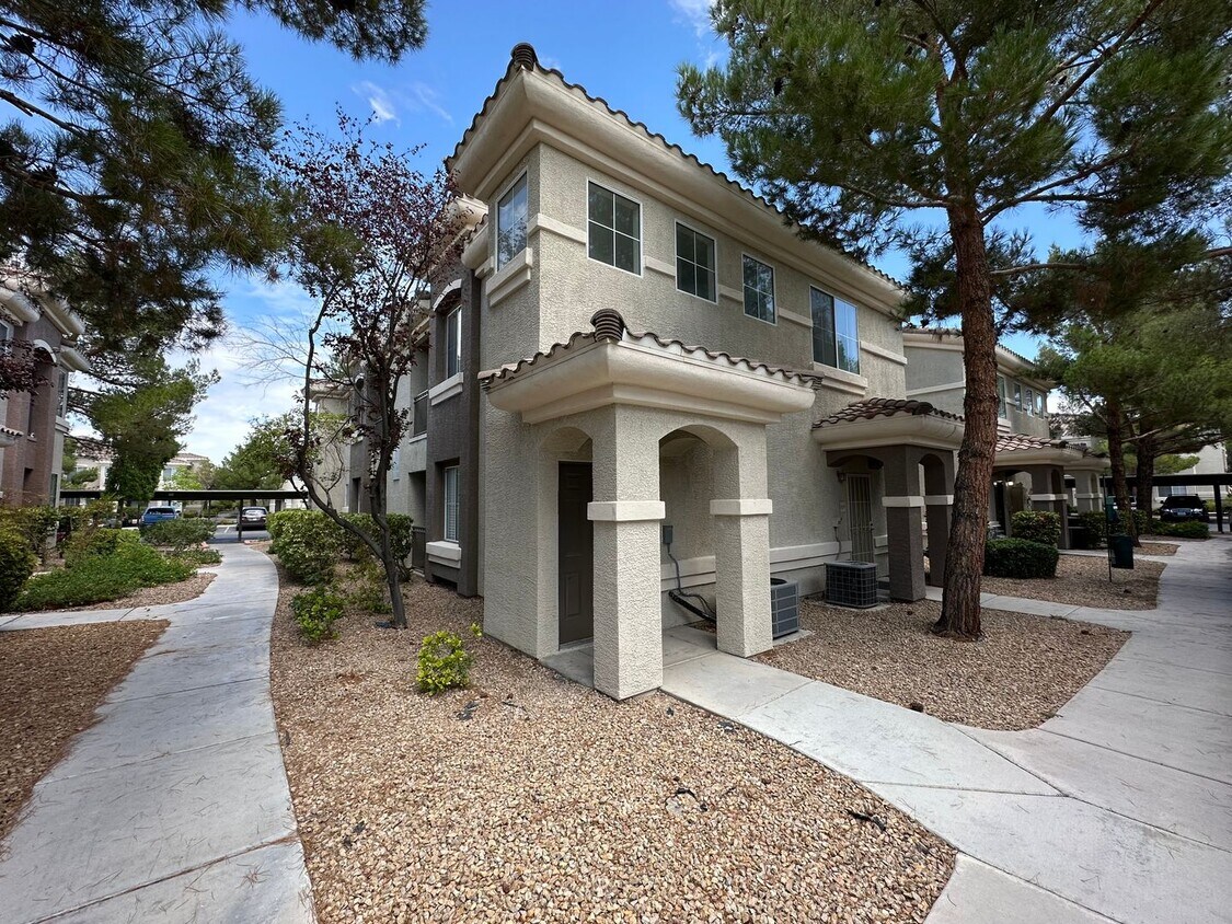 Foto principal - Great 2 Bedroom Condo!