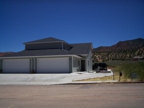 Building Photo - 883 S 110 W
