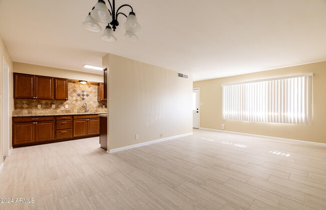 Building Photo - 12208 N Pebble Beach Dr