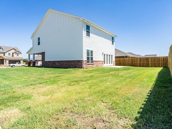 Foto del edificio - 2161 Wildflower Dr
