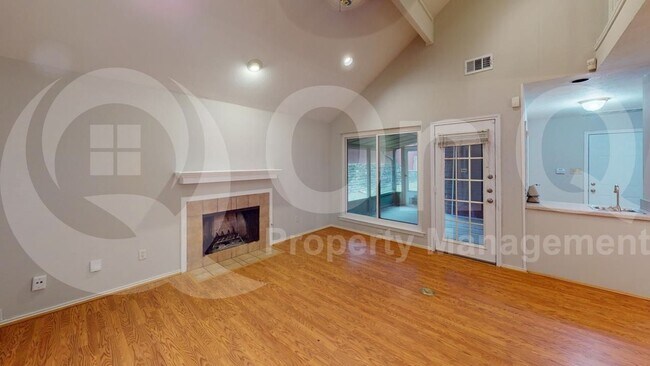 Foto del edificio - 9712 Summerwood Cir