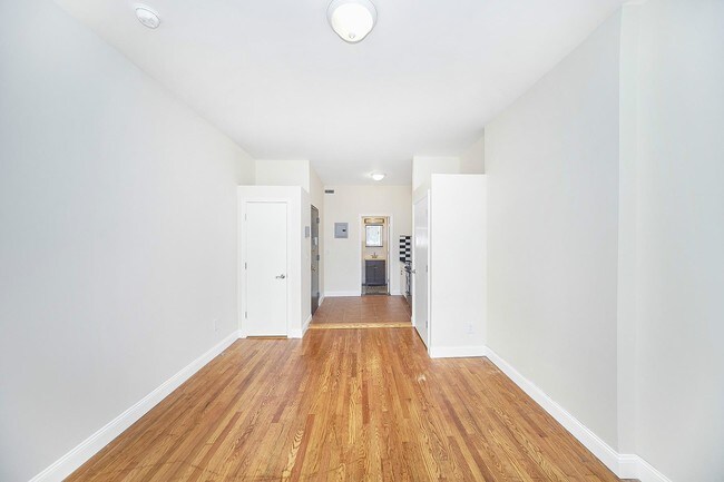 Building Photo - 724 Amsterdam Ave