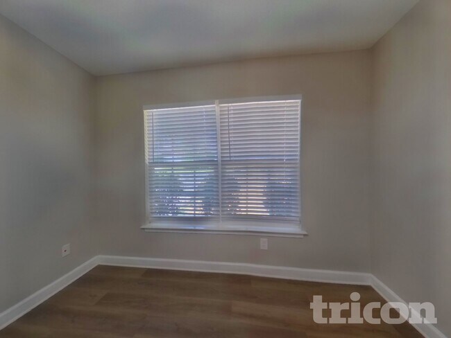 Building Photo - 911 Woodington Ln