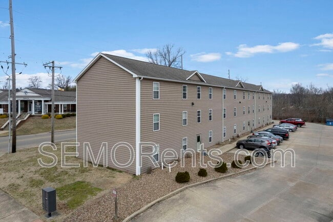 Building Photo - 3 Village Dr