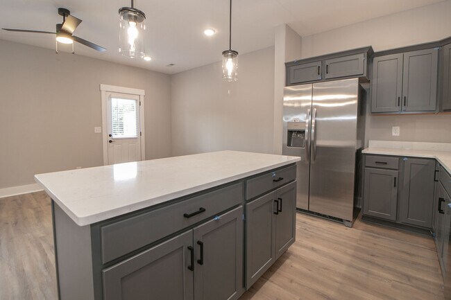Building Photo - 1604 Jonathan Wade Cir