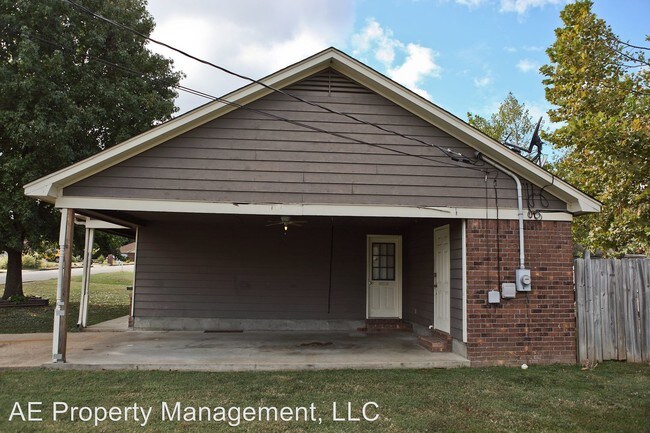 Building Photo - 3 br, 2 bath House - 44 Laurel Lane