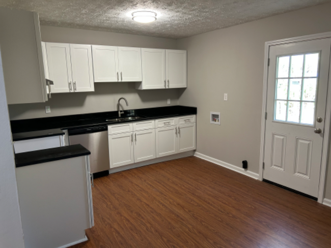 Building Photo - 135 Ashmore Ct