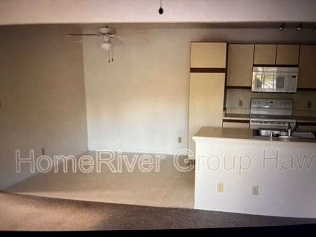 Building Photo - 2 Bedroom / 2 Bath Condo on Golf Course