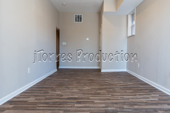 Living room - 4606 York Rd