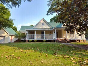 Building Photo - 610 Rock Springs Rd