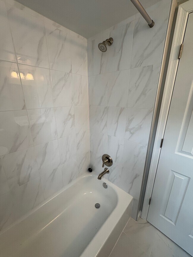 Foto del edificio - 7258 Donnell Pl