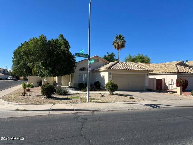 Building Photo - 7160 W La Senda Dr