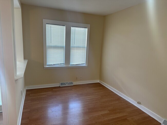 Foto del edificio - 8807 W Becher St