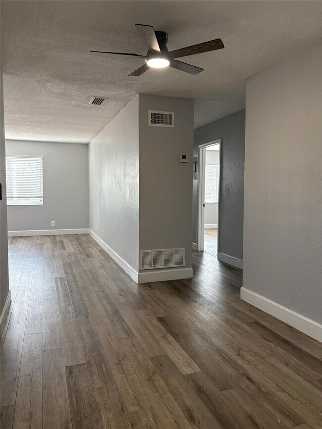 Foto del edificio - 5901 NW 17th Pl