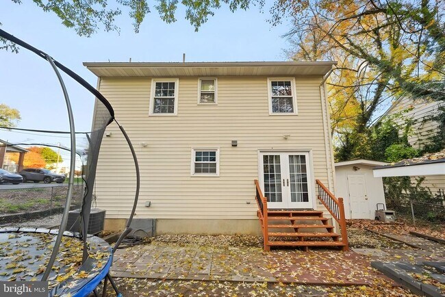 Foto del edificio - 1328 Dolley Madison Blvd