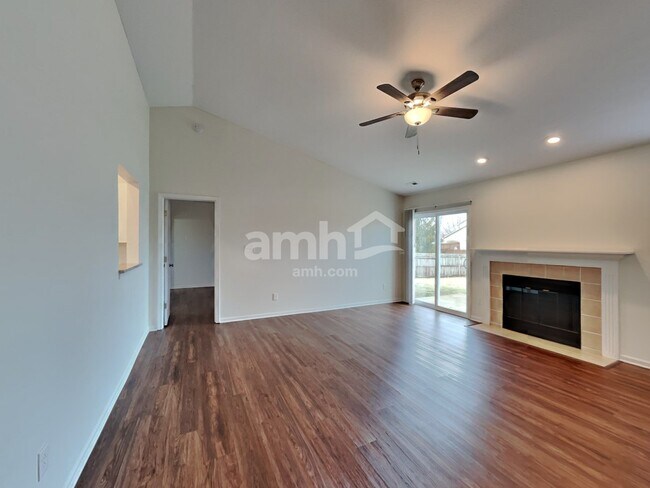 Foto del edificio - 8284 Shattuck Dr