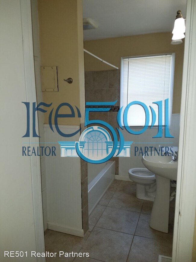 Foto del edificio - 2 br, 1.5 bath House - 519 S. Oak St
