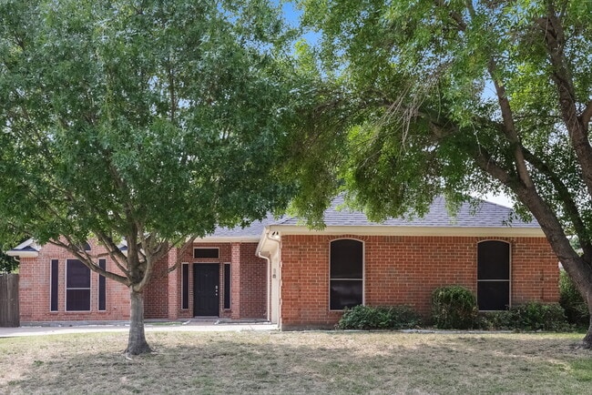 Building Photo - 105 Princeton Cir