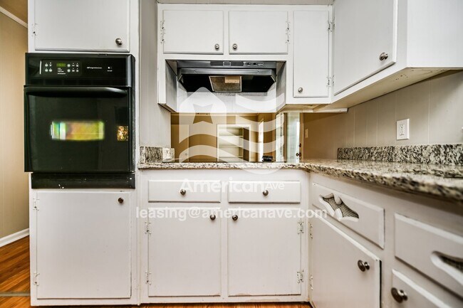 Foto del edificio - 6611 Perkins Cir