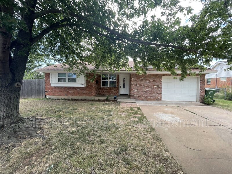 Foto principal - 120 N Ranchwood Blvd