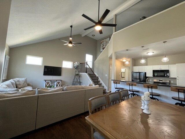 Building Photo - 136 Peace Ln