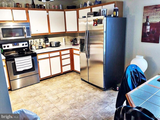 Foto del edificio - 225 Charring Cross Dr