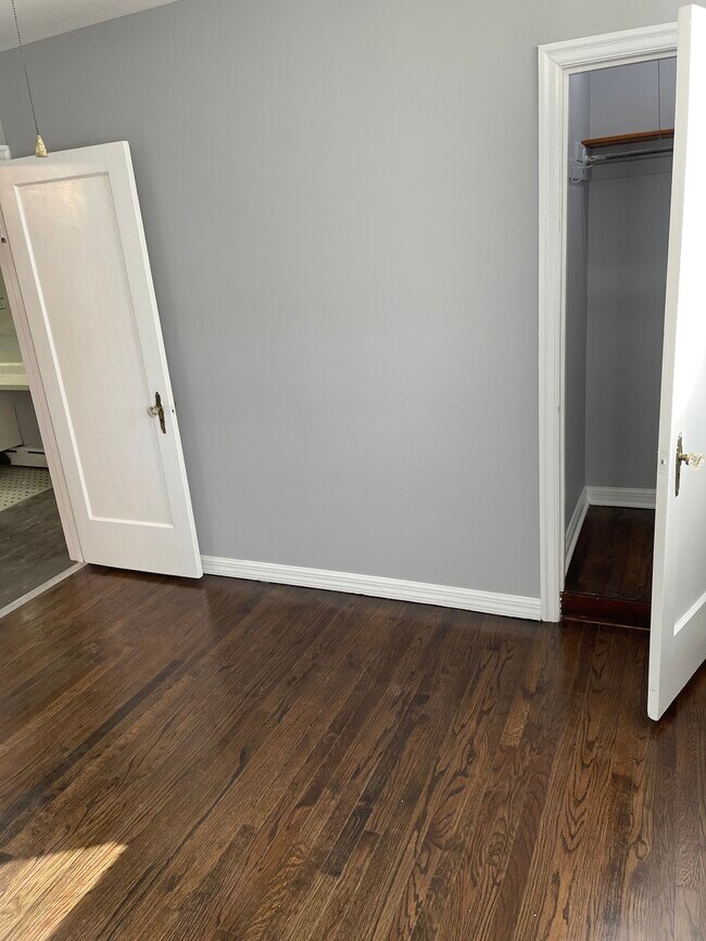 Foto del edificio - 7508 W Belmont Ave