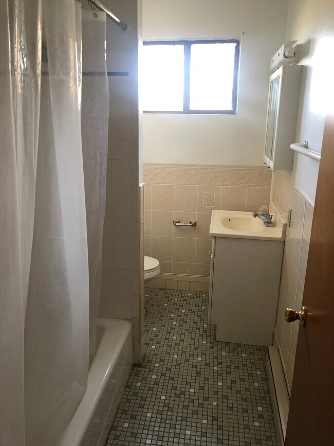 Building Photo - 551 A St