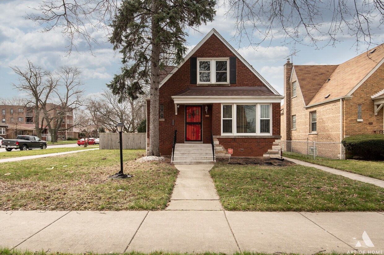 Primary Photo - 331 E 82nd St
