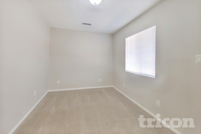 Foto del edificio - 20812 N 11th Ave